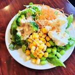 JEUDI CAFE - 野菜が思い存分食べられるのはやっぱり嬉しい！まろやかでほんのりピリ辛の明太子ドレッシングやごま油の効いたチョレギドレッシングなど