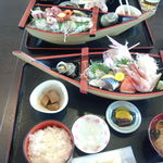 私が、板前舟で・・・パパは、舟盛膳を食べましたぁ～♪゜・*:.。. .。.:*・♪