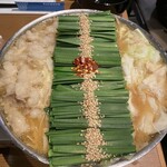 博多もつ鍋前田屋 - モツ鍋　味噌