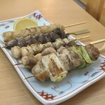 Kyoushoku Washoku Irodori Koshitsu Izakaya Temari Kawasaki Ekimaeten - 焼鳥5本盛り合わせ