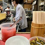 一楽ラーメン - ココに5連続座れるとは！