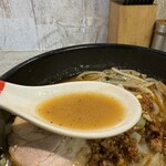 麺屋 誉 - 香ばしくて美味しいスープでした