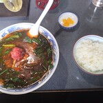 Manshuu Nira Ra-Men No Mise Sakaeya - 満州ニララーメン（中），ごはん（中）