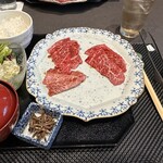 Yakiniku Kaiseki Tomoji - 