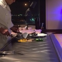 香味亭 - 焼き野菜を調理中