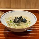 日本料理 かしづき - 白魚と菜の花の土鍋ご飯　出汁