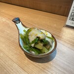 サケノバ シンジ - お通しの、セリと椎茸おひたし
