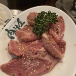 羊肉炭火焼 肉汁屋 - 