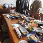Sapporo Kani Honke - 到着するとお料理が並べられていました