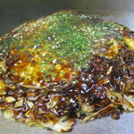 お好み焼プラザ - プラザ焼き3品入り（1000円）豚，イカ，エビ