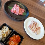 Kokusangyuu Yakiniku Kuidon - 