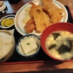 市場食堂 よし - ミックスフライ定食