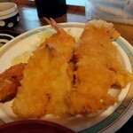 市場食堂 よし - ミックスフライ定食の大正海老、キスゴ、甘鯛、ホタテのフライ