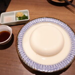 鳥良商店 - 大吟醸絹仕込み豆腐　549円