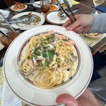 IL PLANETARIO - 自家製スモークサーモンとキノコのクリームソース