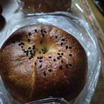 パン工房 ぴゅあーる - ベーグル　あんこと求肥が入ってます　むっちり