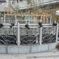 メゾン ポール・ボキューズ - １階の入り口です。お店は地下１階です。