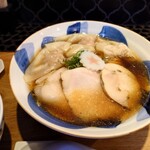 中華蕎麦 麺ノ歌 - 醤油ラーメン（細麺）ワンタントッピング