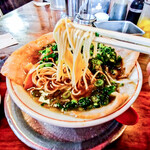 神戸ラーメン 第一旭 - 麺リフト