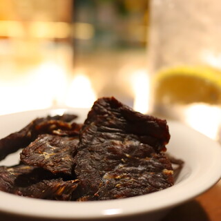 Homemade beef jerky with concentrated flavor is popular! Curry and Cold Noodles are also available◎