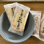 米菓匠 紫芳軒・おかきとWaカフェ - 黒豆おかきも好き好き〜(º﹃º`)
