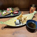 Kaisento Kamameshino Omise Uoyoshi - 海老と季節野菜の天ぷら盛り合わせ。美味し。