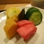 日本料理 太月 - お新香　胡瓜、蕪、沢庵、白菜、昆布