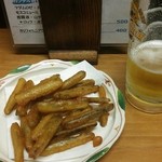 珍々亭 - ごぼうの唐揚げ400円、生ビール480円