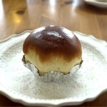 Azuki Bekari - たまごのクリームパン