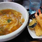 手打ちうどん　芭蕉 - 料理写真:『天ぷらうどん』をカレーうどんにしてもらいました。