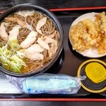 一休庵 - ランチメニューのAセット(冷たい肉そばとランチげそ天)