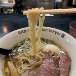 牛骨らぁ麺マタドール - 「贅沢焼牛らぁ麺」　細麺
