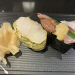 Mawaru Toyamawan Sushi Tama - ガリ、手むき白エビ、ほたるいか