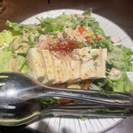 Shikitei - 豆腐と蒸し鶏のゴマだれサラダ