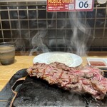 ステーキ屋 松 - 『カットヒレステーキ300g¥2,200』 ※サラダバー無し-¥100