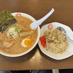 ラーメン だるまや 三輪店 - 味噌ラーメンとミニチャーハン