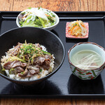 Thinly sliced green onion salted beef tongue bowl