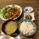 郷酒 - とりからネギソース定食。