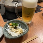 ふぐ政 - はじまりはキンキンに冷えたビールとてっぴ。これ、だーいすき。新鮮だから生臭くない！美味しい♥️