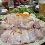 ふぐ政 - ボリューミーな上身✩⋆*॰¨̮⋆｡˚まるで鶏肉のように肉厚！ゴージャスです。
