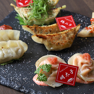 定番から変わり種まで。気分に合わせて選べる多彩な餃子