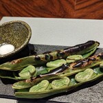 Charcoal-grilled fava beans