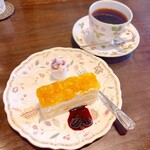 珈琲処ボナール - 林檎と桃のケーキ、ブレンド珈琲