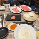 焼肉 ジャンボ 本郷店 - 