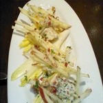 リンゴとゴルゴンゾーラと胡桃のサラダ