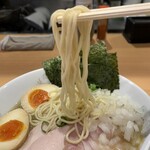 Kitasenjuniboshi Chuukasoba Karen - 特製煮干中華蕎麦　麺