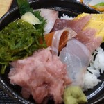 丼屋 さかぐち - 鮪とめかぶが特に美味かったぁ