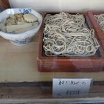 翁庵 - 食品サンプルで食べるものを考えてお店に入る