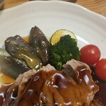 キッチン ブルー グローブ - 備え付け野菜のアップ