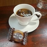 キッチン ブルー グローブ - ミルクを入れます